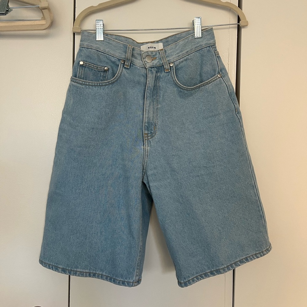 kotn unisex antifit shorts